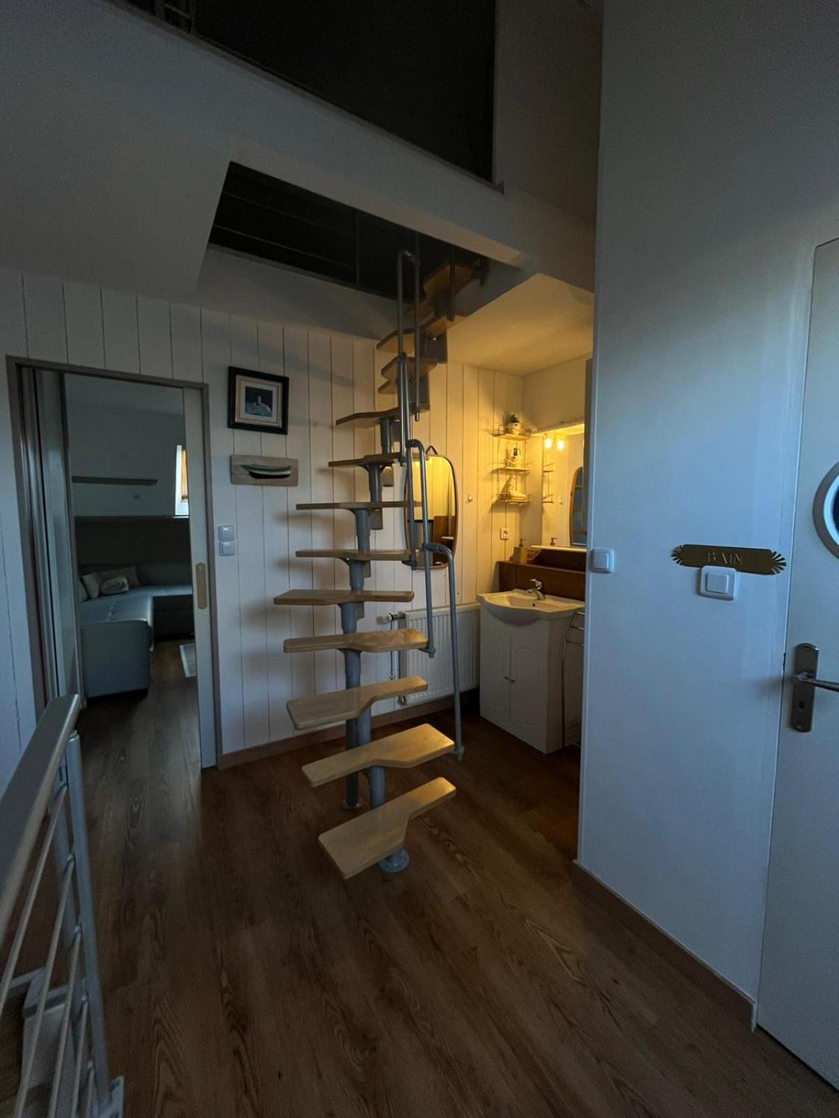 Appartement Type Loft Avec Terrasse Cherbourg-en-Cotentin Exterior photo